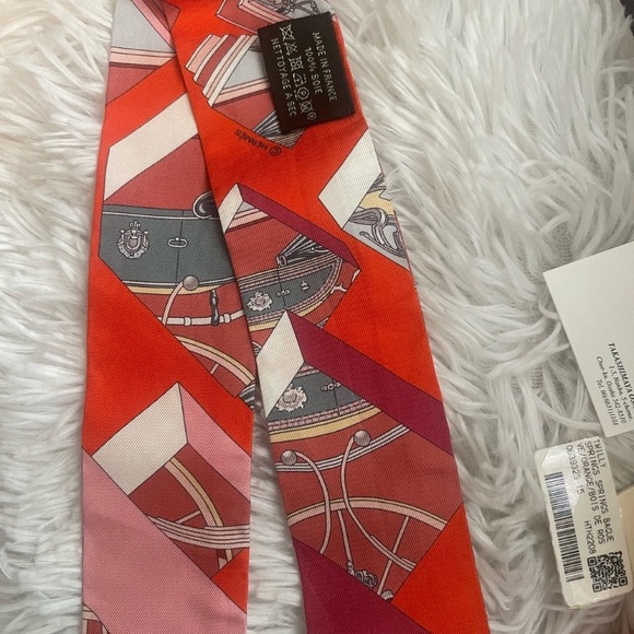 EUC Hermès Silk “Springs Springs” Twilly Orange Bois de Rose - Picture 6 of 9